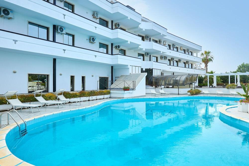 Hotel Club Clorinda Nuova Gestione 2024 파이스툼 외부 사진