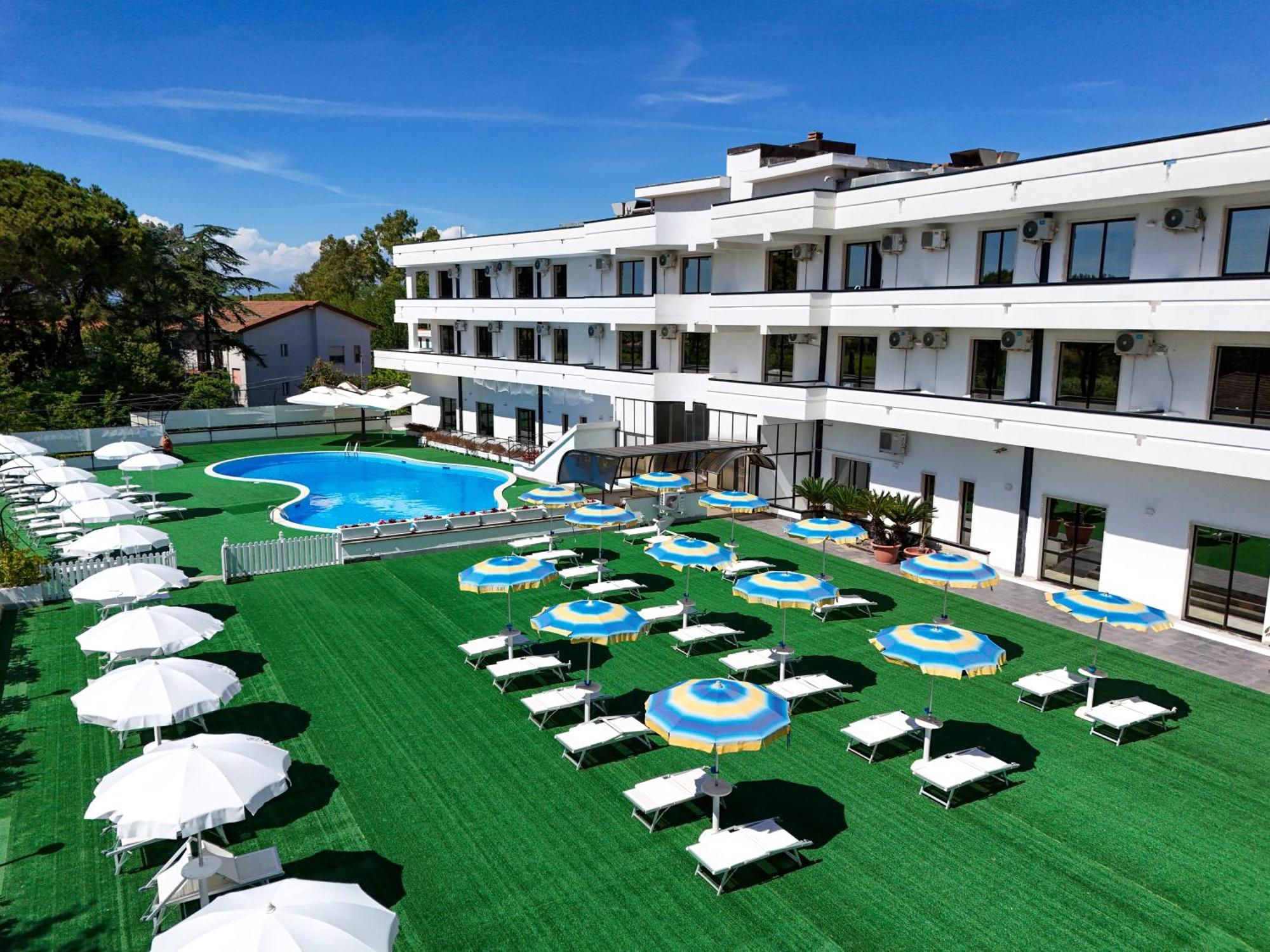 Hotel Club Clorinda Nuova Gestione 2024 파이스툼 외부 사진